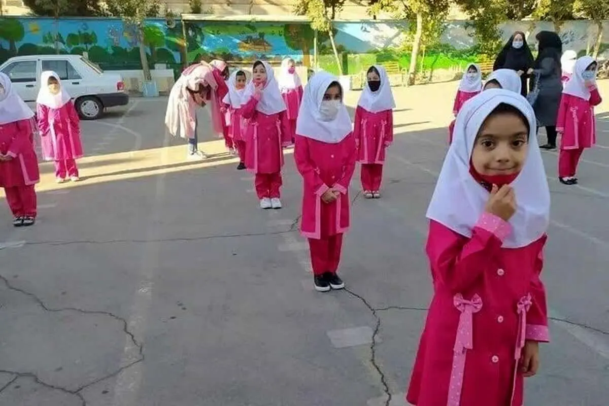 هزینه‌های گران مدرسه رفتن؛ لباس فرم دو میلیون تومان!