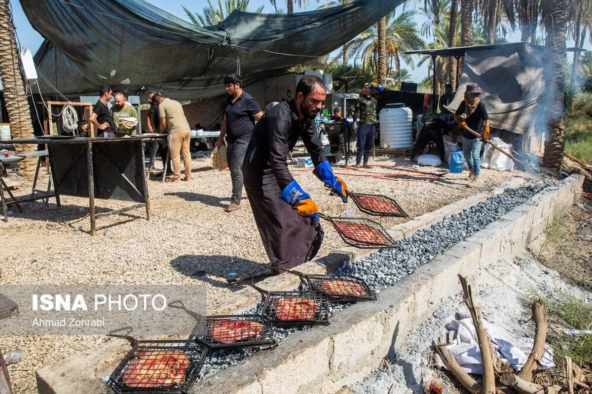 (تصاویر) زائران حسینی در مسیر کوفه به کربلا