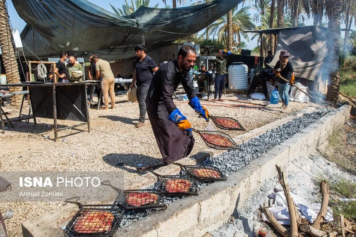 (تصاویر) زائران حسینی در مسیر کوفه به کربلا