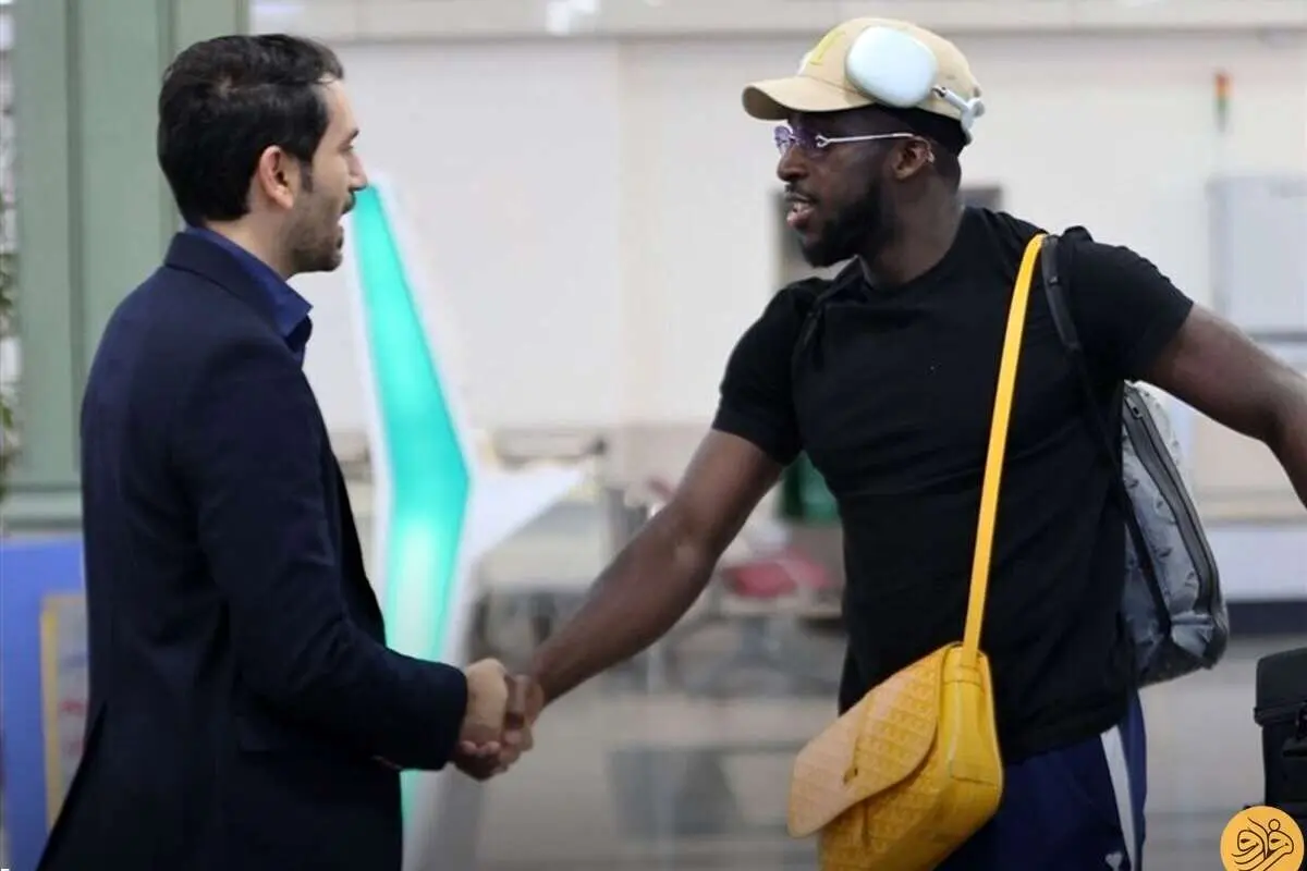بمب فرانسوی سپاهان به اصفهان رسید
