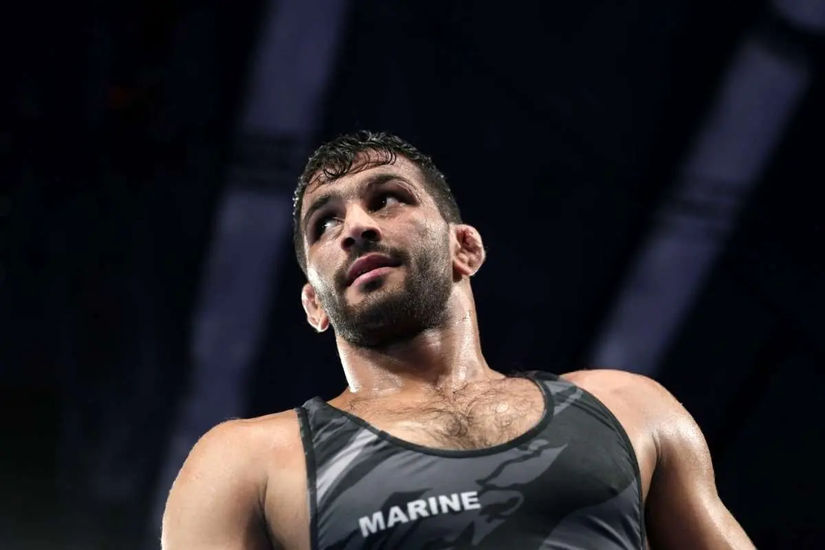 روزهای عجیب حسن یزدانی