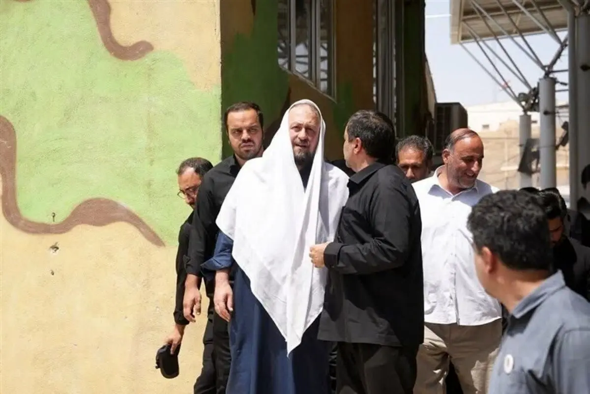 (عکس) سید‌ حسن خمینی در پیاده‌روی اربعین