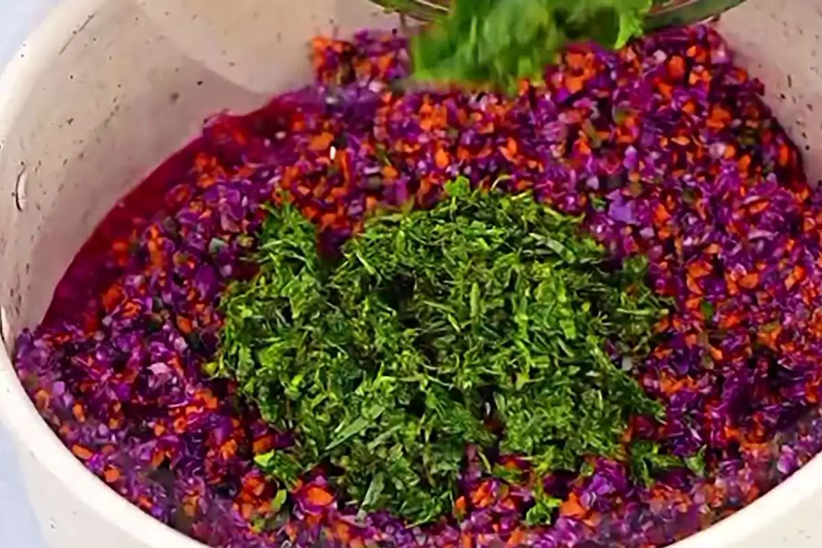 طرز تهیه ترشی هفت رنگ؛ یک چاشنی خوشمزه و چشمنواز!