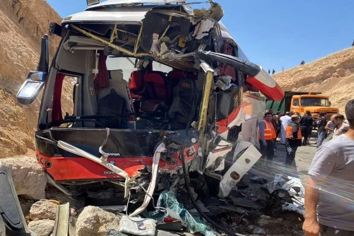(عکس) تصادف وحشتناک ۲ اتوبوس و ۲ سواری با ۳۶ کشته و مصدوم