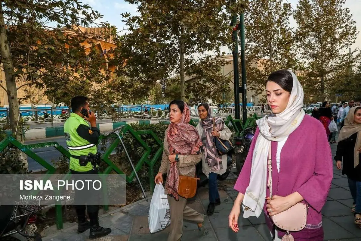 (تصاویر) طرح ساماندهی دست فروشهای چهارراه ولیعصر