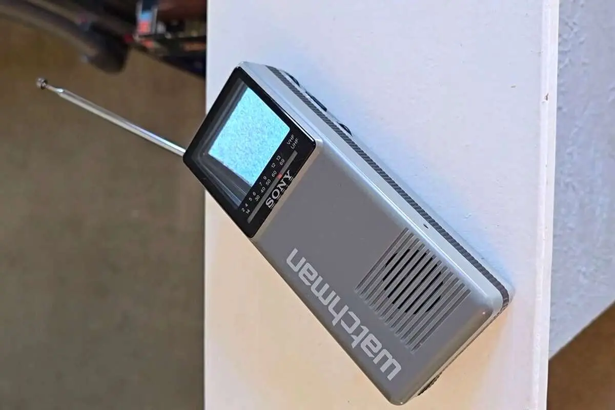 (ویدیو) نوستالژی دهه ۸۰: تلویزیون قابل حمل سونی Watchman