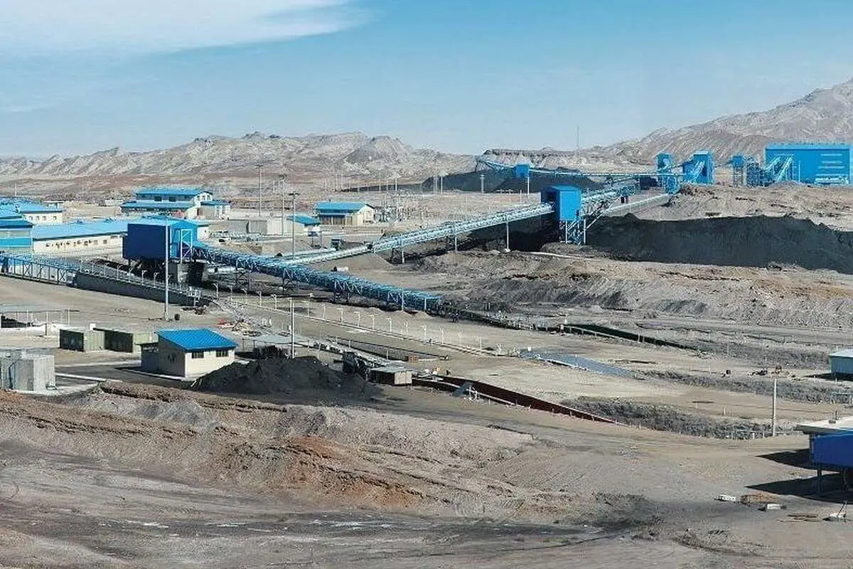 تصاعد گاز متان در معدن زغال سنگ طبس؛ ۴ کارگر مصدوم شدند