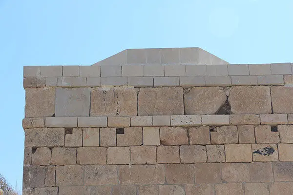 خراب‌کاری در آرامگاهِ جاماسب!