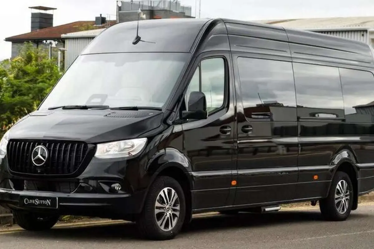 این مرسدس‌بنز دست کمی از یک هواپیما ندارد!