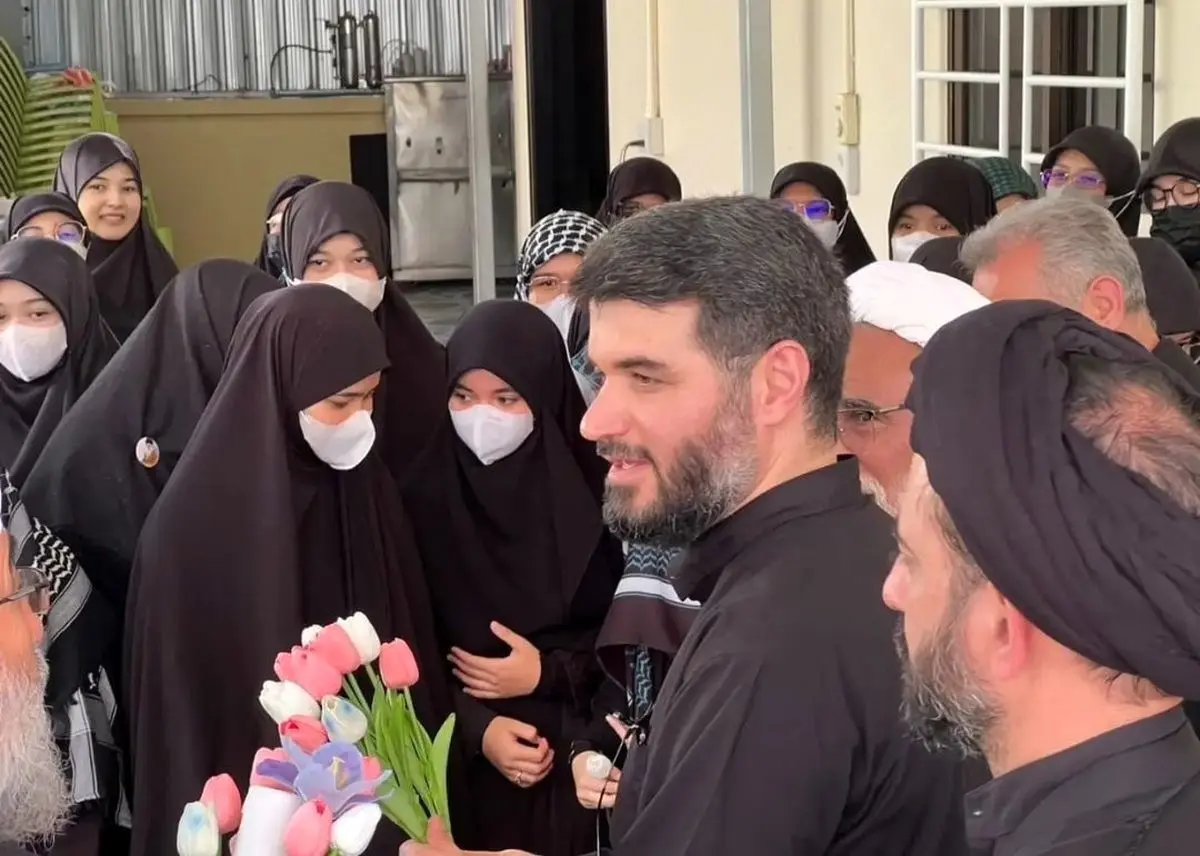 (عکس) حضور میثم مطیعی در حوزه علمیه خواهران بانکوک تایلند