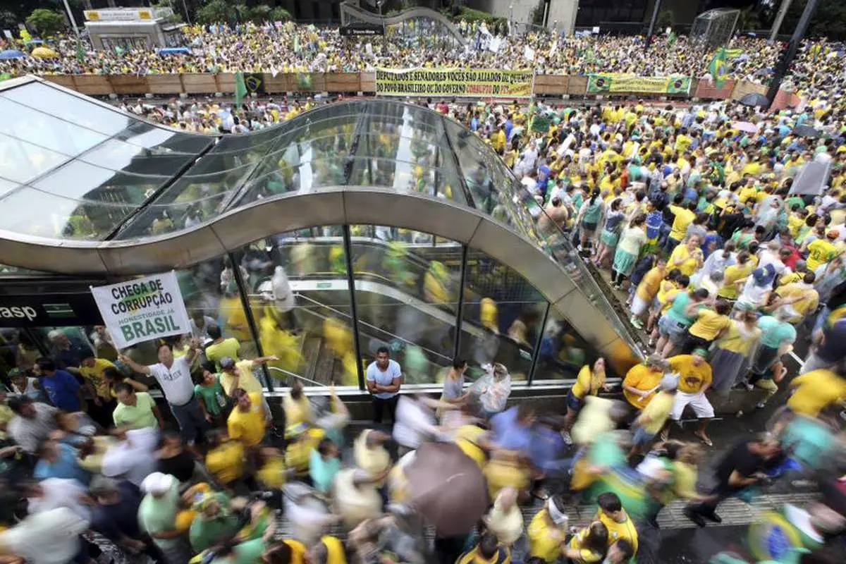 (تصویر) تظاهرات مخالفان در برزیل علیه فیلتر شبکه ایکس