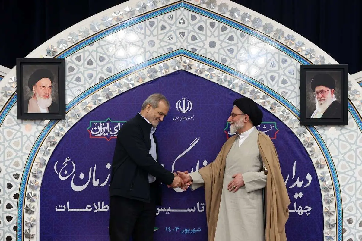 (تصاویر) دیدار پزشکیان با سربازان گمنام امام زمان(عج)