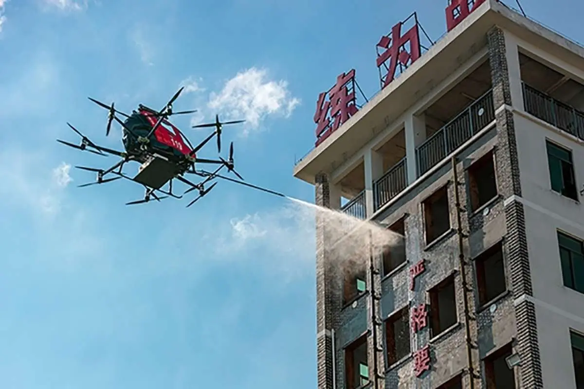 (ویدئو) استفاده از پهپاد برای خاموش کردن آتش در چین
