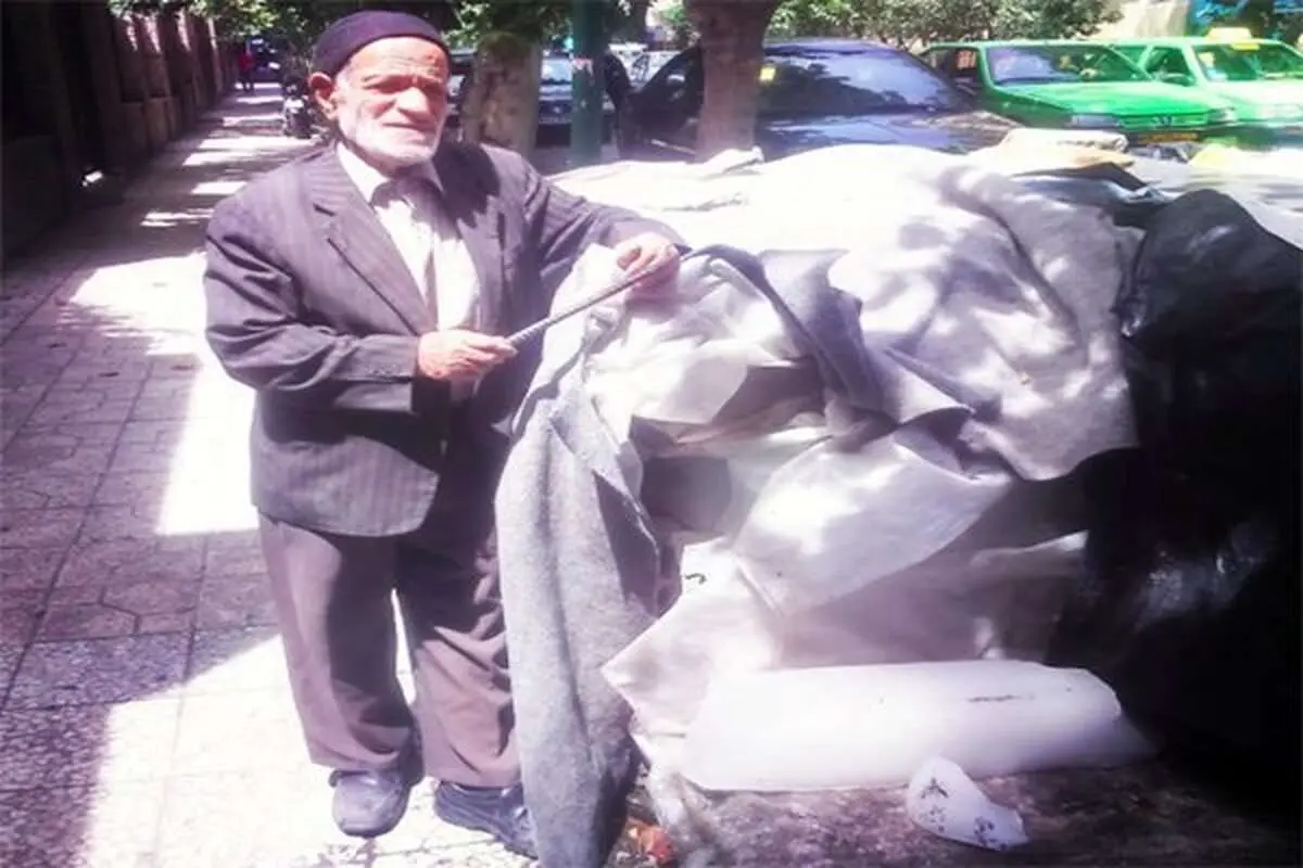 (تصویر) مرد یخ‌فروش در دهه ۳۰ شمسی