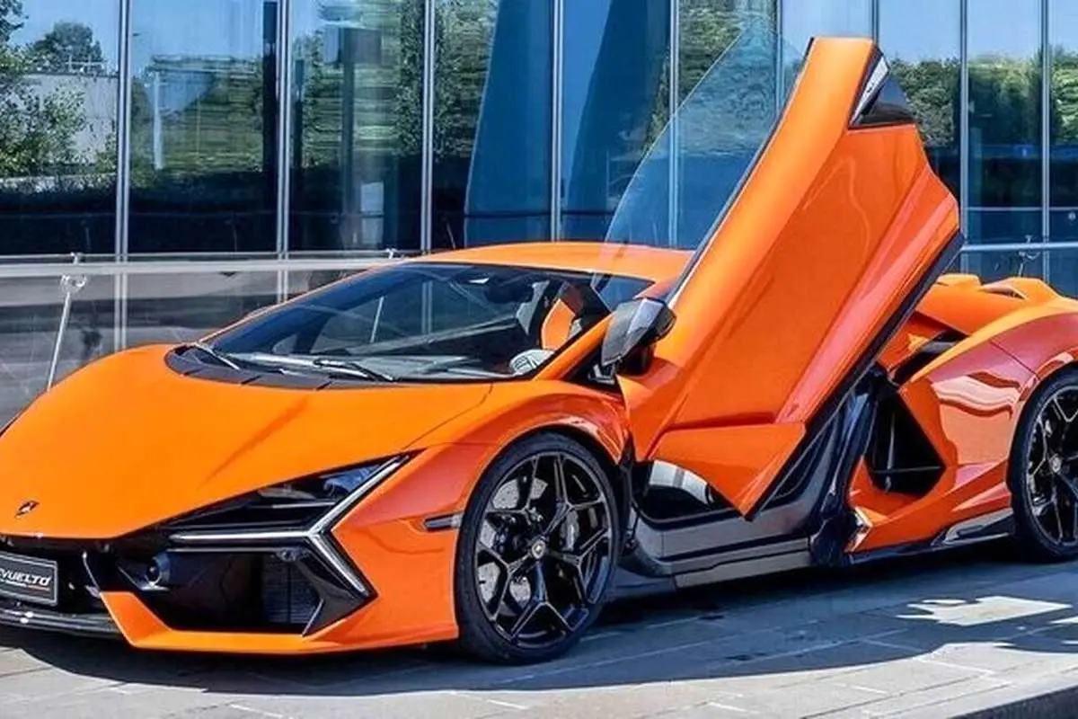 (تصویر) تولد ۵۰ سالگی لامبورگینی در کنار نوه‌اش