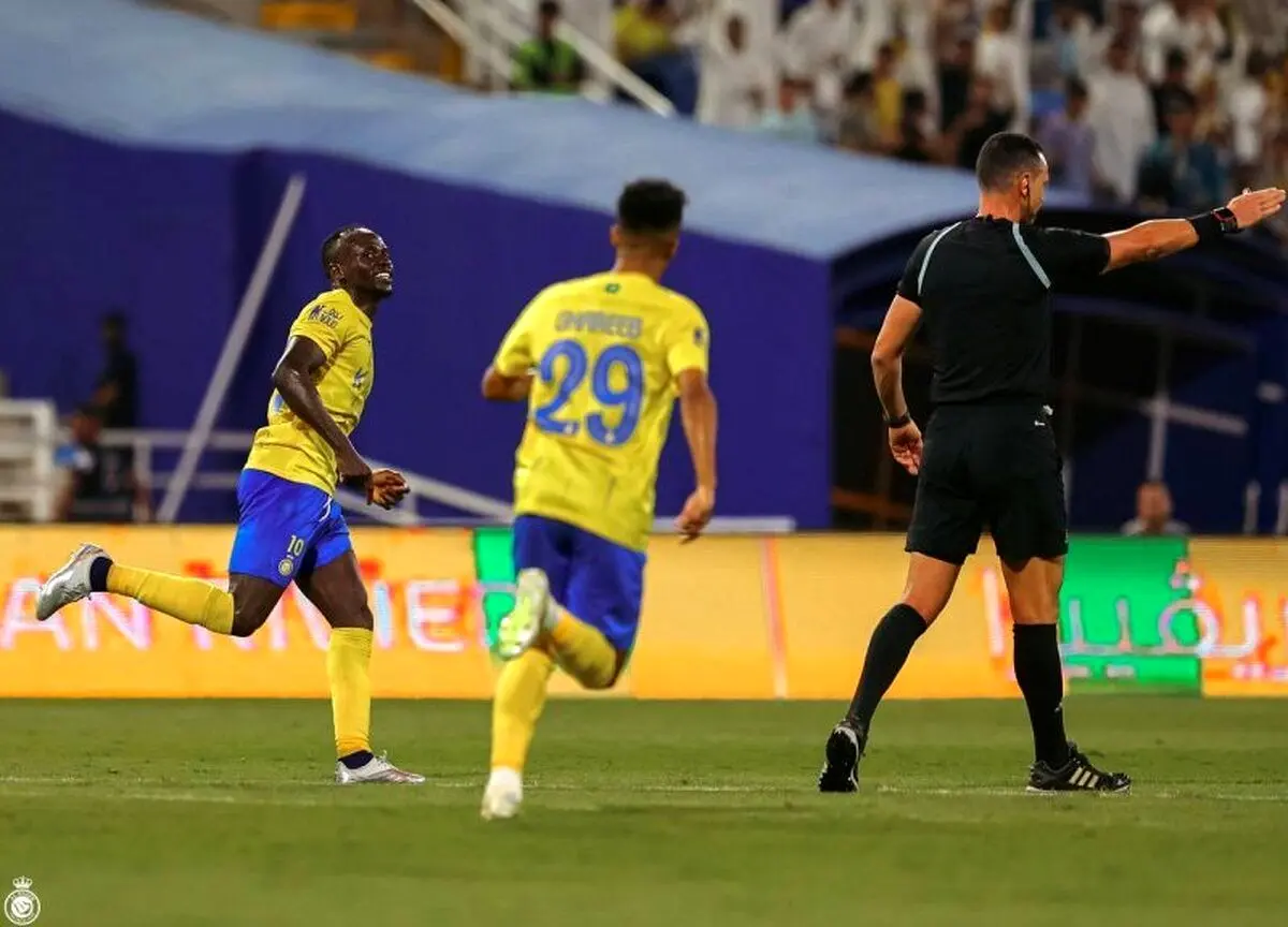 استقلال مقابل منتخب ستارگان خارجی الغرافه