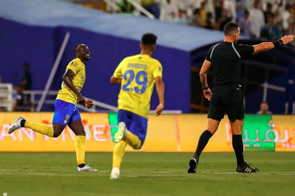استقلال مقابل منتخب ستارگان خارجی الغرافه
