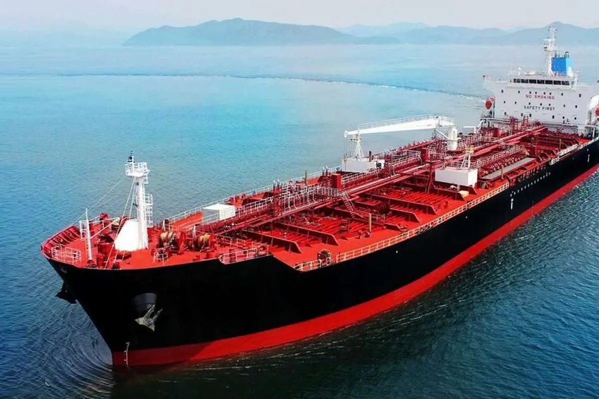 (ویدئو) برخورد ۲ کشتی اقیانوس‌پیما در آب‌های کیش