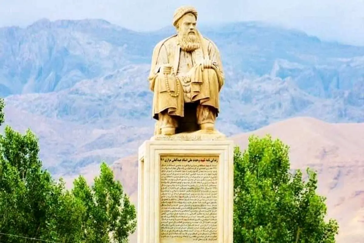 (ویدئو) طالبان نماد یادبود عبدالعلی مزاری را تخریب کرد