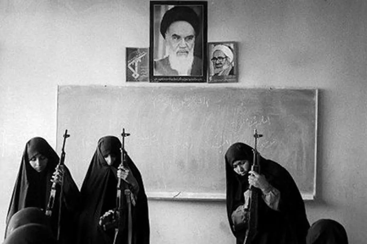 (تصاویر) زنان و جنگ هشت ساله