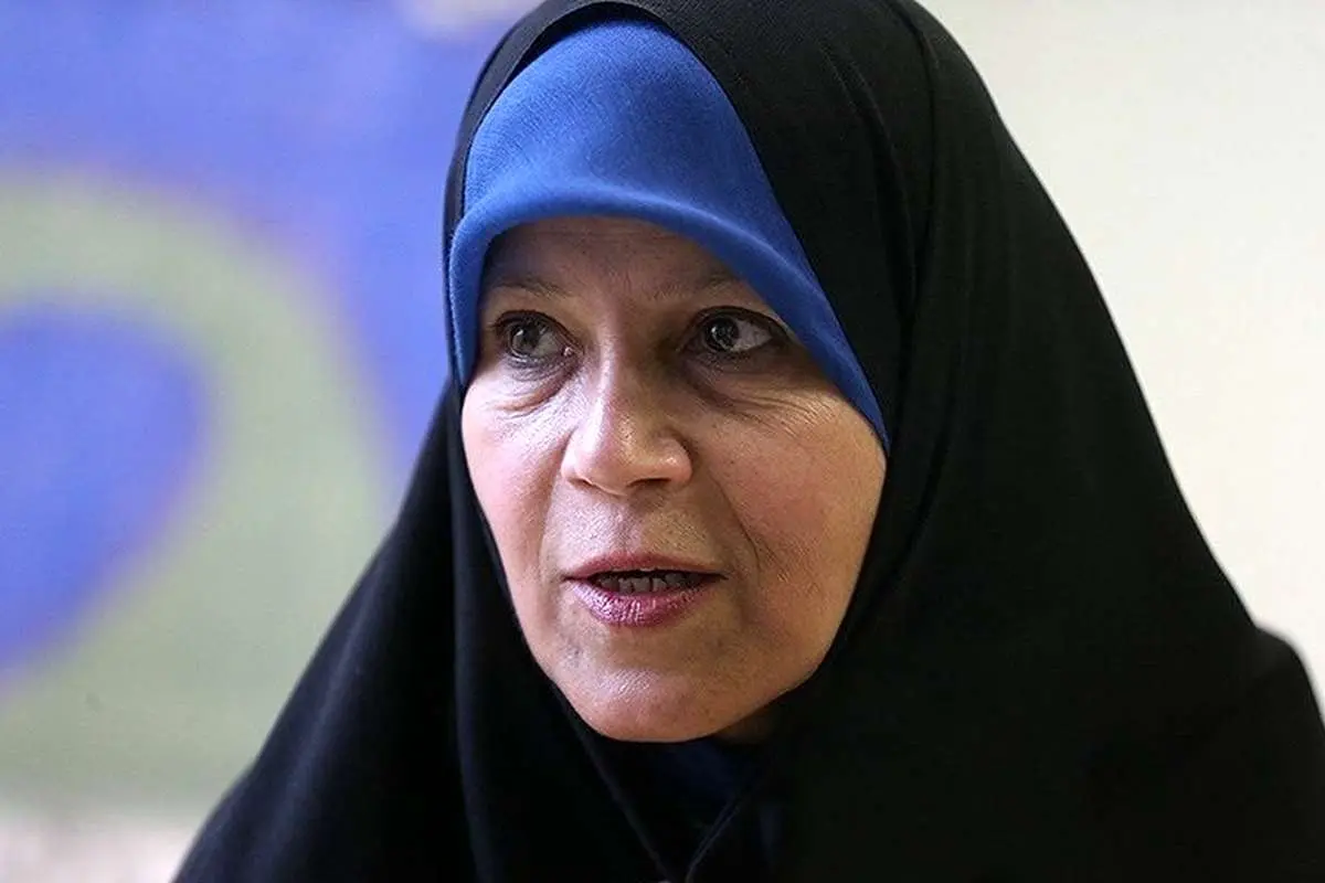 فائزه هاشمی به ماهیت اپوزیسیون پی‌برده، اما به سمت نظام تمایل نشان‌ نداده