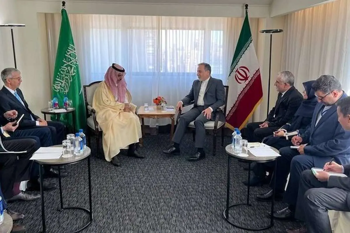 (تصویر) دیدار «عراقچی» با وزرای خارجه، لبنان، عربستان و بلغارستان