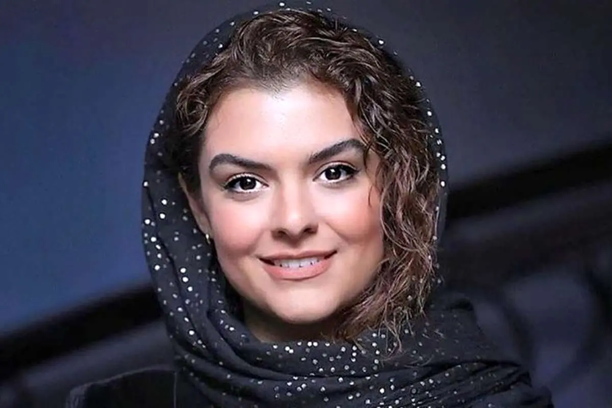 سلفی آینهای «دنیا مدنی» همراه با نوزادش در آلمان