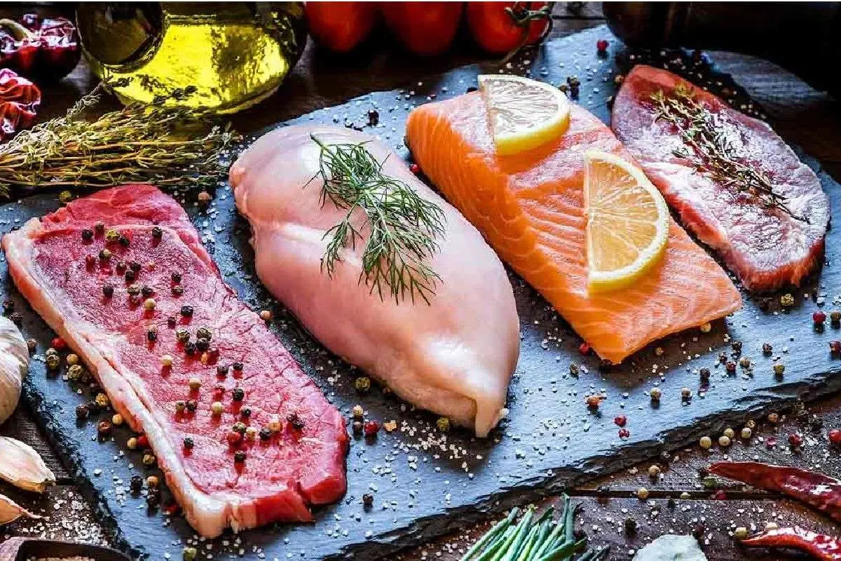 قیمت گوشت قرمز و مرغ در بازار امروز ۲ مهر ۱۴۰۳