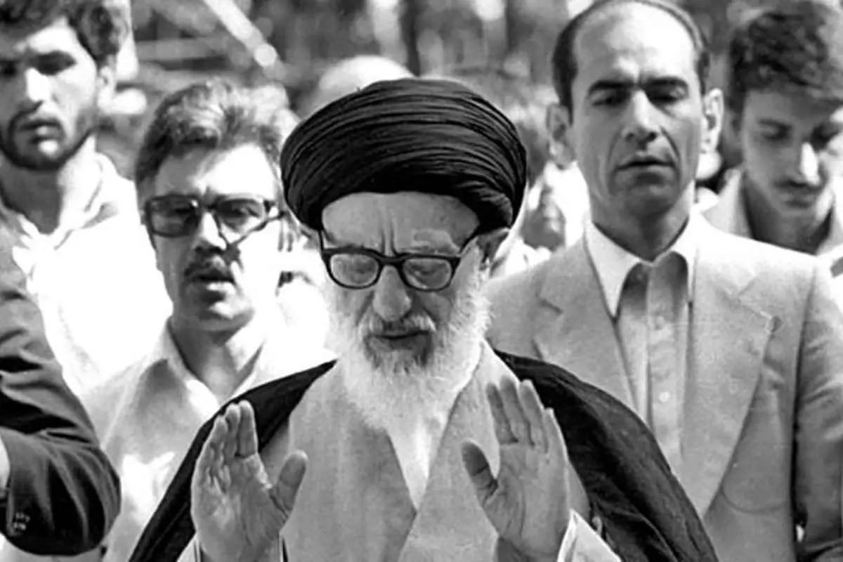 تصویری دیده نشده از مزار آیت الله طالقانی یک ماه پس از درگذشت