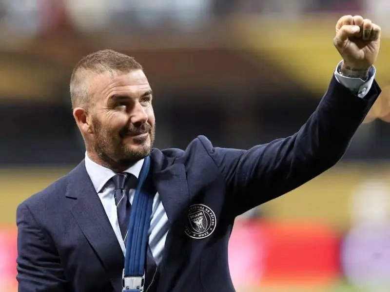 اتحاد اماراتی‌ها با بکام برای خرید منچستر!