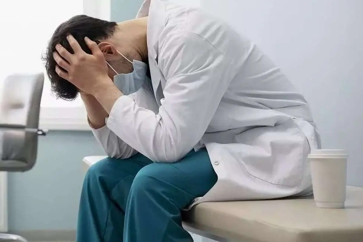 روایت دردناک یک پزشک از خشونت علیه کادر درمان: در دوماه گذشته ۳ نفر از ما کتک خورده‌ایم