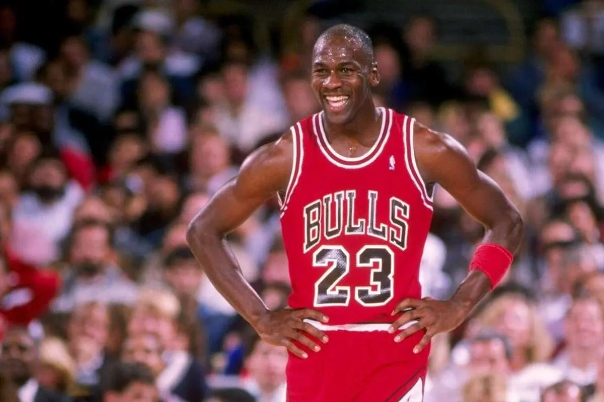 (ویدیو) ۱ دقیقه الهام‌بخش از مایکل جردن افسانه‌ای: دفاعی که استاندارد‌های NBA را تغییر داد