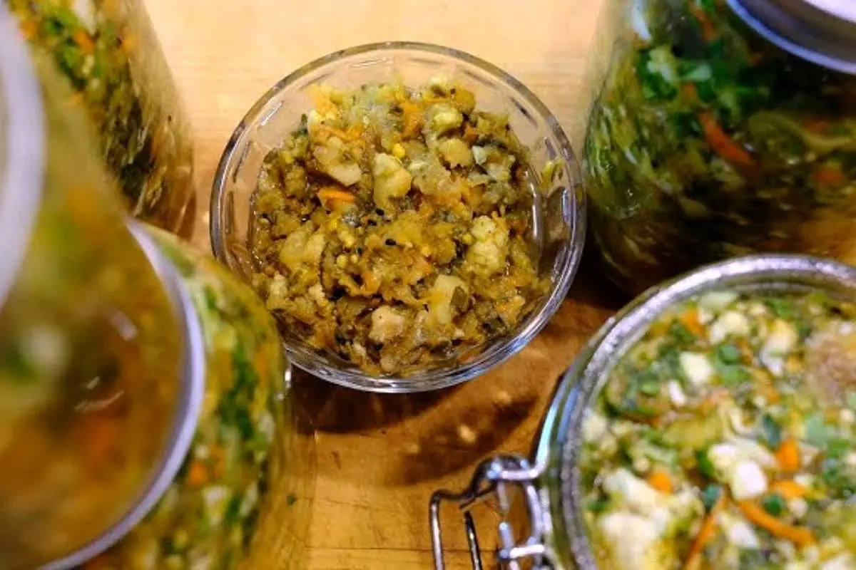 طرز تهیه ترشی لیتهبادمجان خانگی؛ از ساده تا کبابی