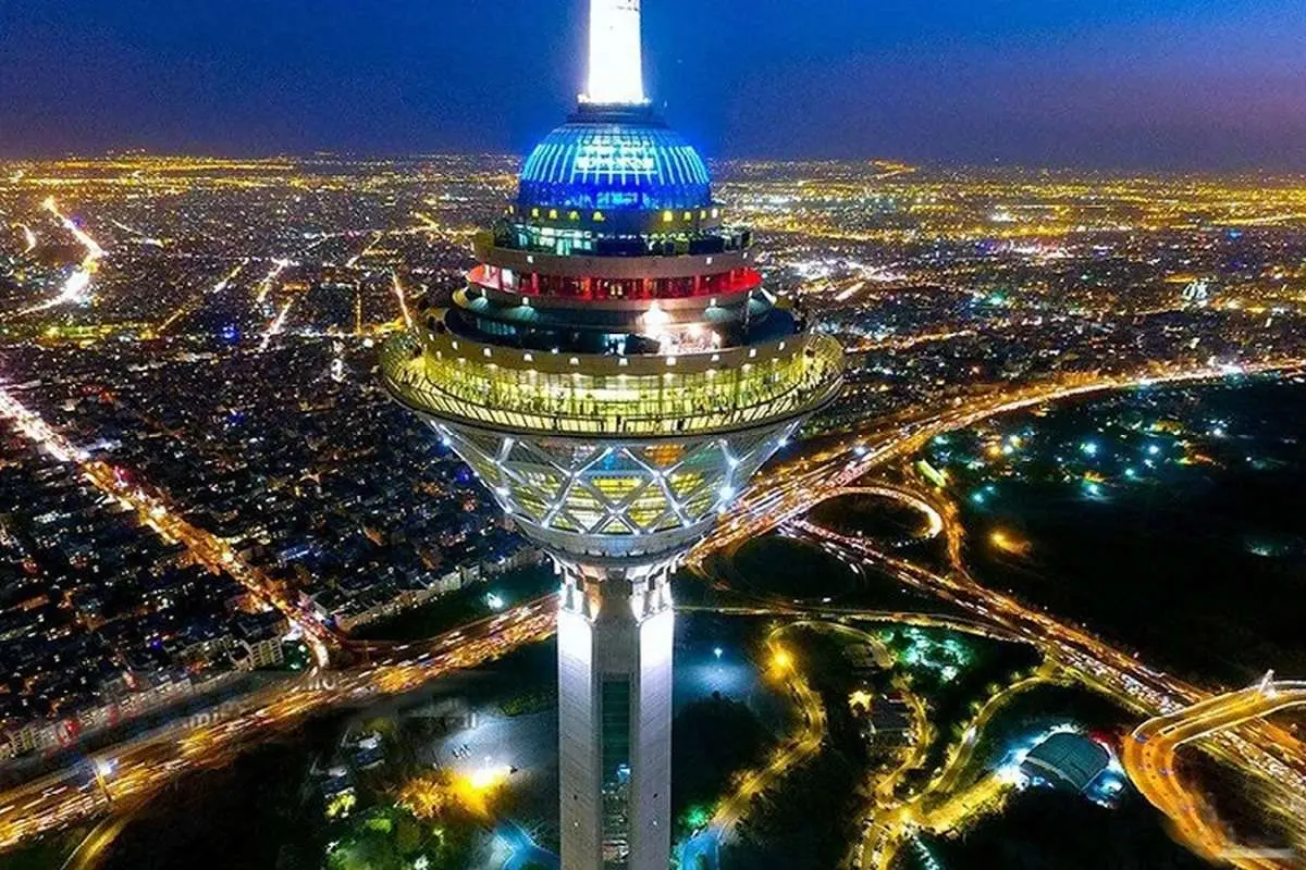 (تصاویر) جاهای دیدنی تهران در شب؛ جاذبههایی که شبهای پاییزی جان میگیرد