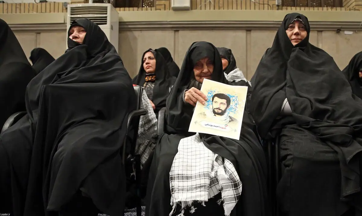 (تصاویر) متن و حاشیه دیدار پیشکسوتان و فعالان دفاع مقدس و مقاومت با رهبر انقلاب