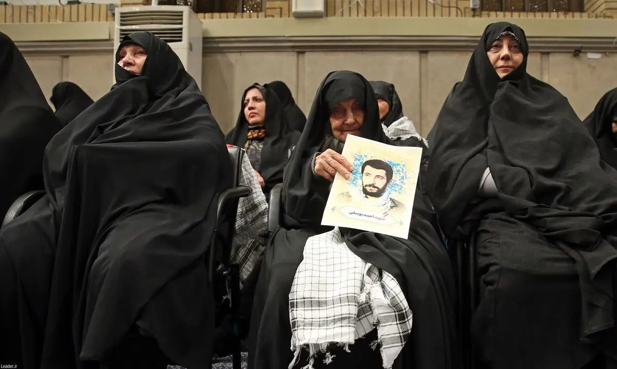 (تصاویر) متن و حاشیه دیدار پیشکسوتان و فعالان دفاع مقدس و مقاومت با رهبر انقلاب
