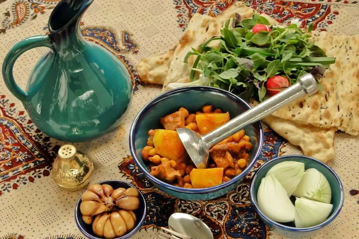 (ویدئو) طرز تهیه قورما شورباسی غذای سنتی تبریزی‌ها