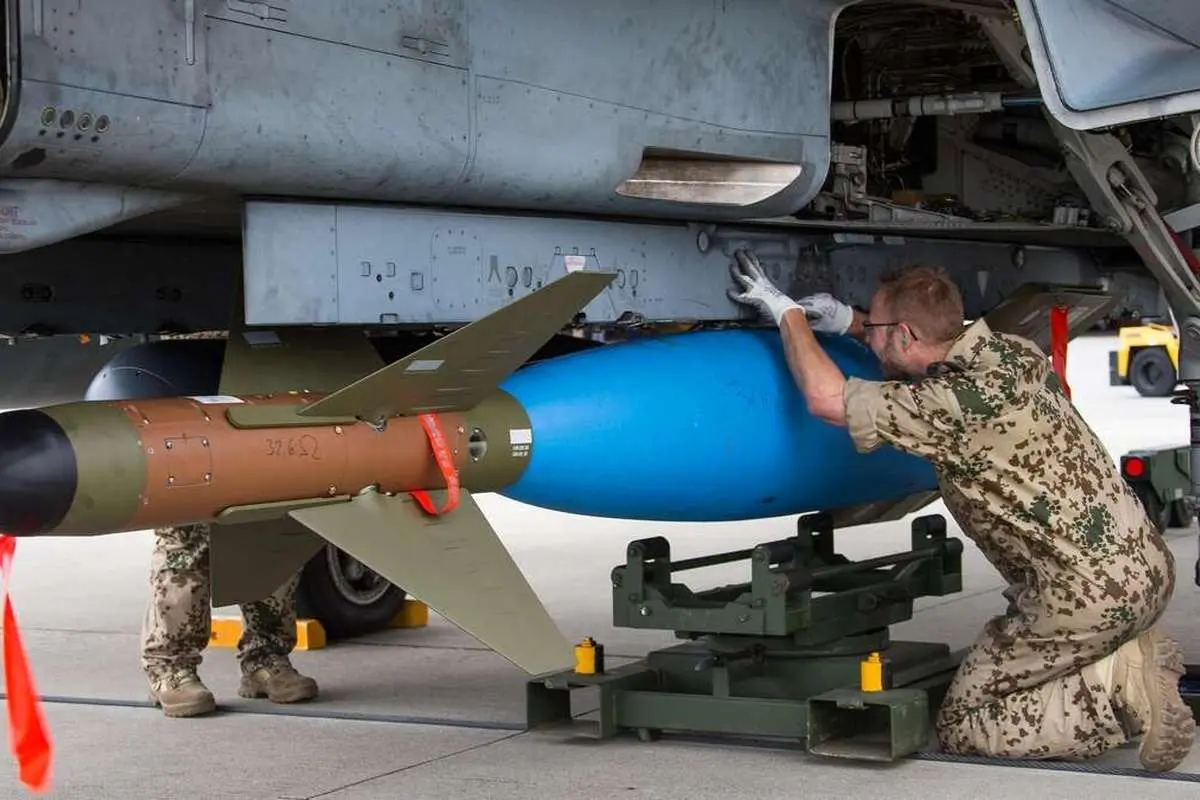 (ویدئو) نحوه عملکرد بمب‌های سنگرشکن چگونه است؟