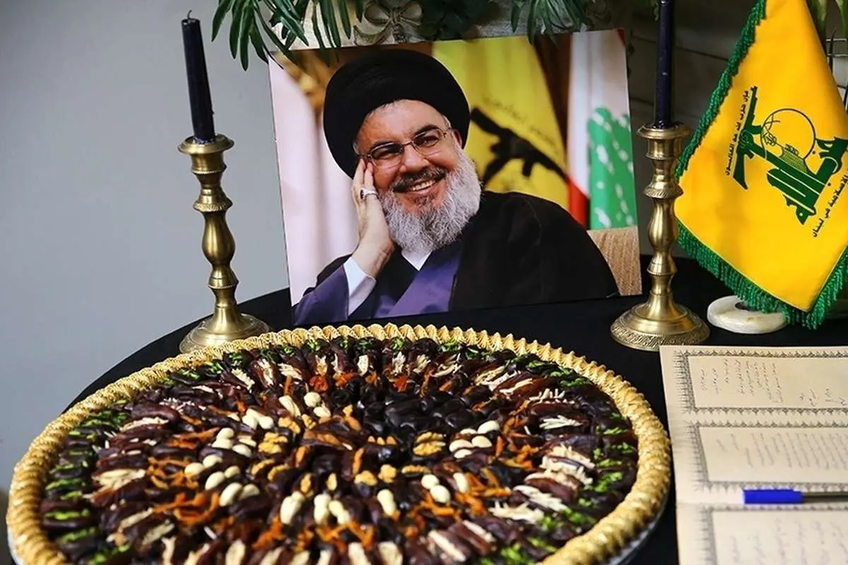 (تصاویر) ابلاغ تسلیت مقام معظم رهبری توسط فرزندان ایشان