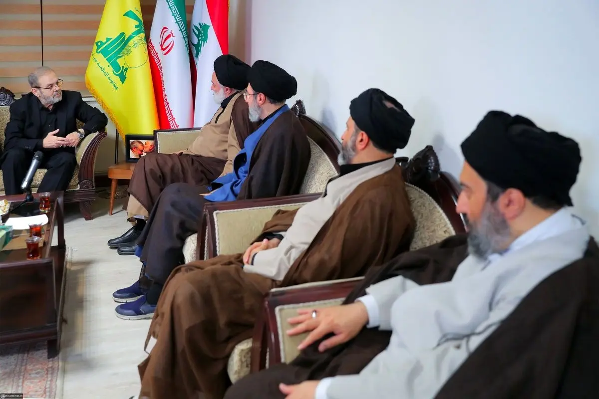 (تصاویر) فرزندان مقام معظم رهبری در دفتر حزب‌الله لبنان