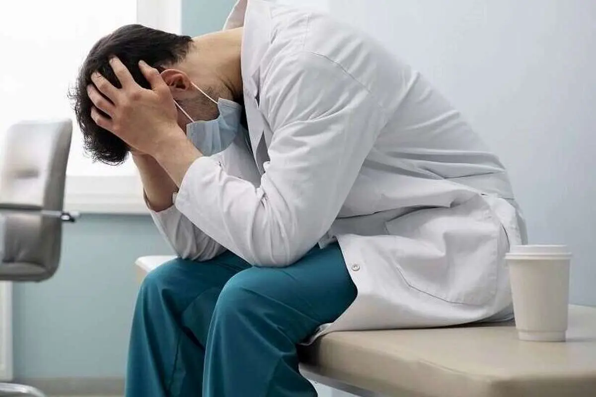 درمان کشور روی دوش رزیدنت‌ها؛ چرا پزشکان خودکشی می‌کنند؟