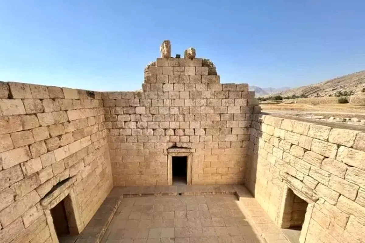 بتن‌ریزی در محوطه باستانی بیشاپور!