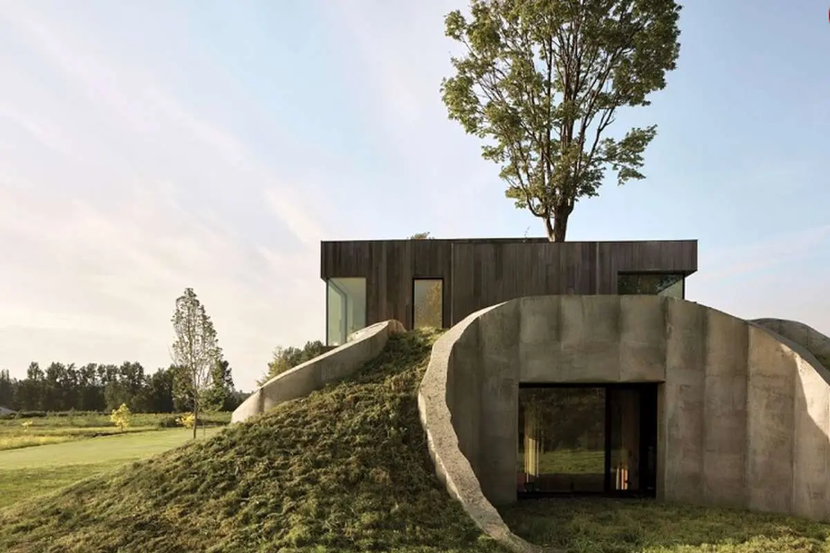 (تصاویر) معماری استثنائی خانه‌ای که انگار متعلق به یک تمدن بیگانه است