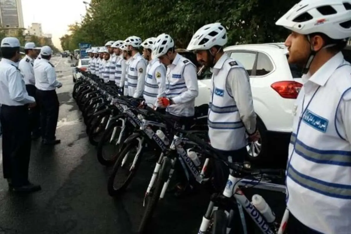 پلیس‌ها دوچرخه‌سوار می‌شوند