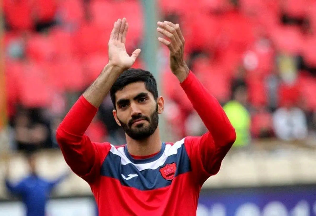 (عکس) بازیکن سابق پرسپولیس در نماز جمعه