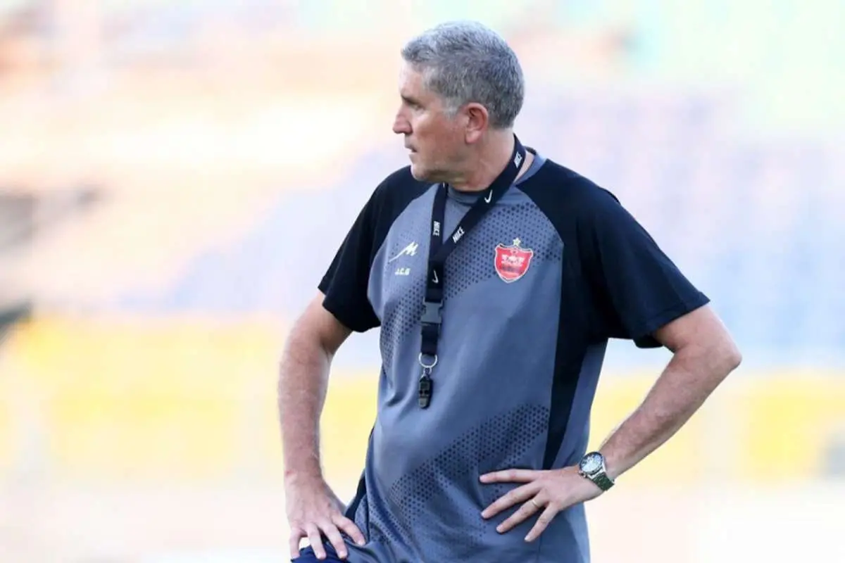 سرمربی پرسپولیس از ایران رفت