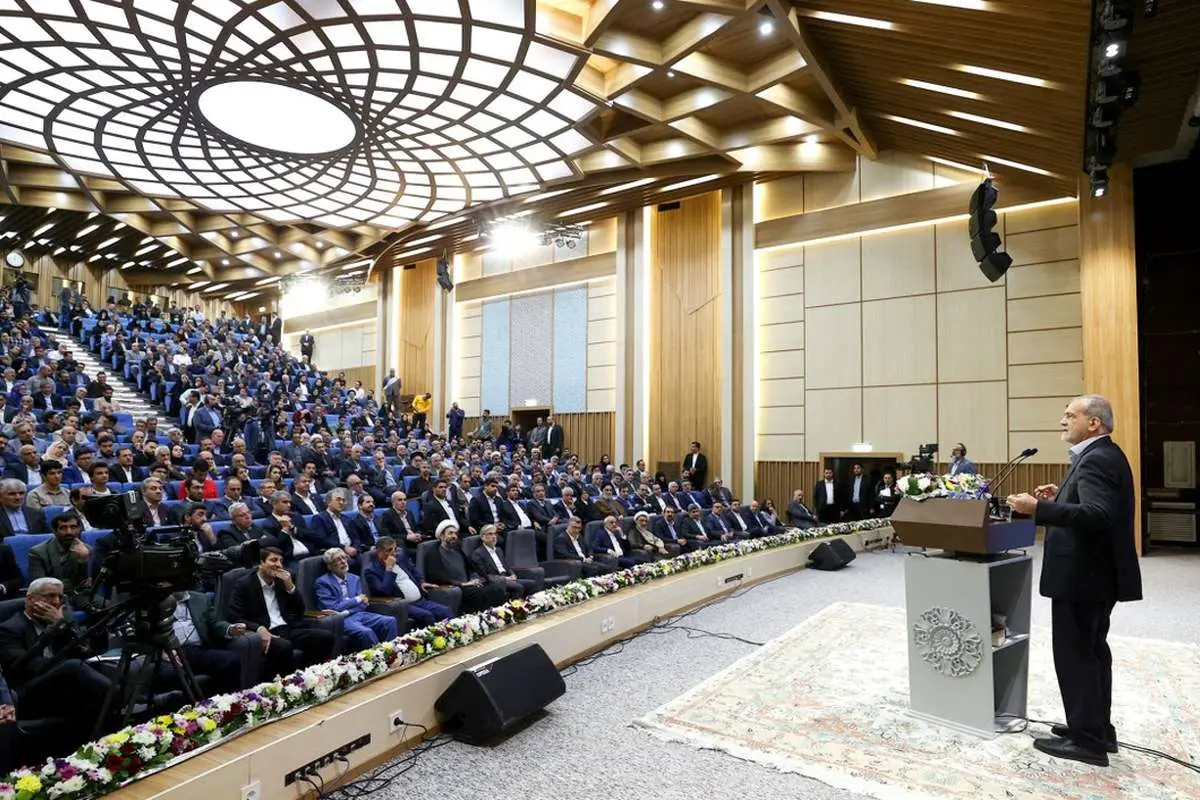 پزشکیان: به عنوان یک ایرانی وقتی می‌بینم خارجی‌ها در چه نقطه‌ای هستند برای من افت است