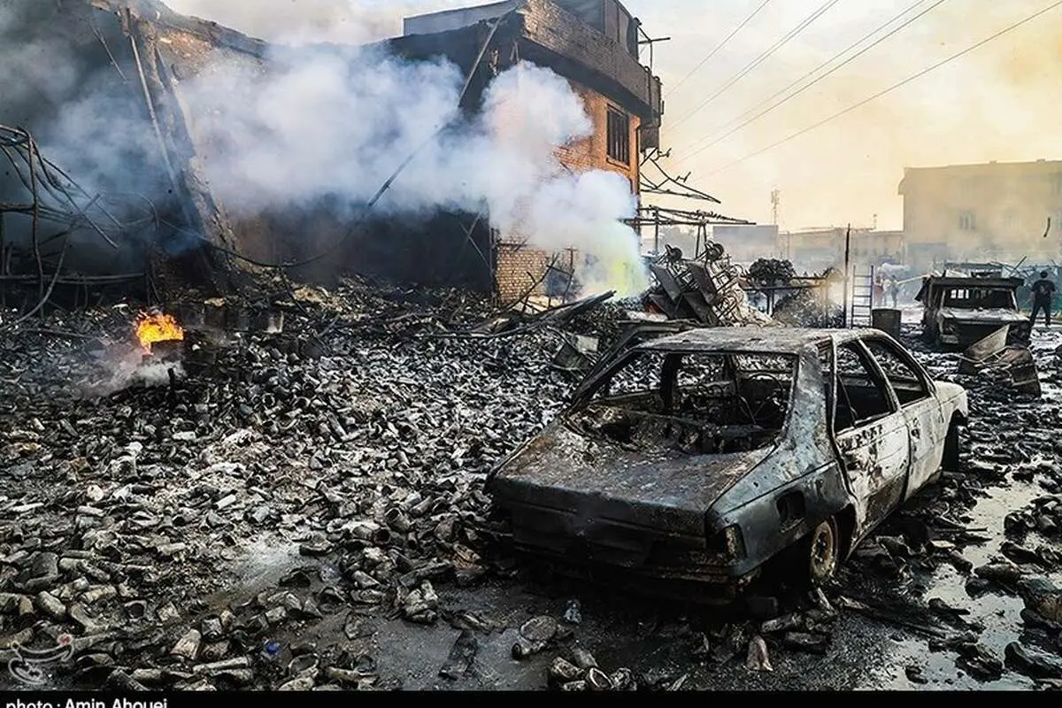 (تصاویر) خودروهای نابود شده در آتش سوزی بازار آهن شادآباد