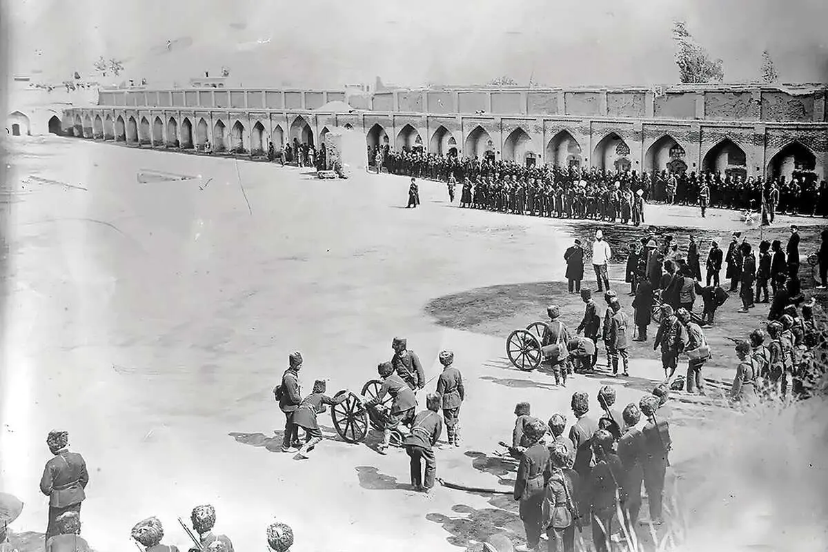 نخستین مهاجران شمشیر به‌دست پایتخت