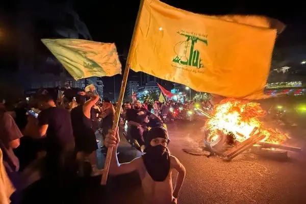 تصاویر؛ خشم هواداران حزب‌الله در واکنش به طرح خلع سلاح